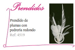 Prendido con plumas blancas para boda - Kakicomplementos